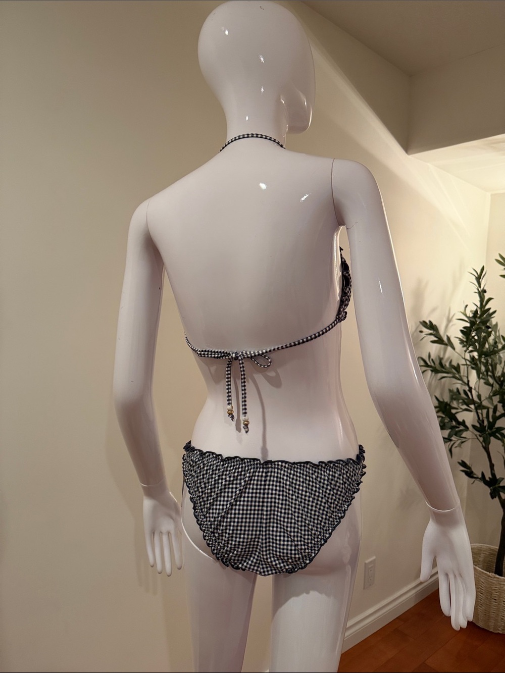 NWT Simons Vision Gingham Ruffle Bikini Set Black White M